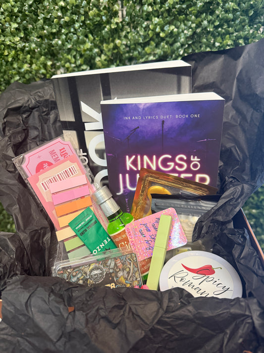 Plot Twists & Pretty Things (Single & Ready to Mingle Book Box)
